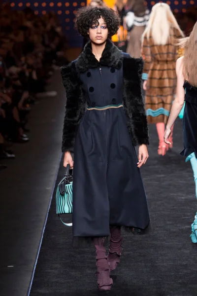 Look 36